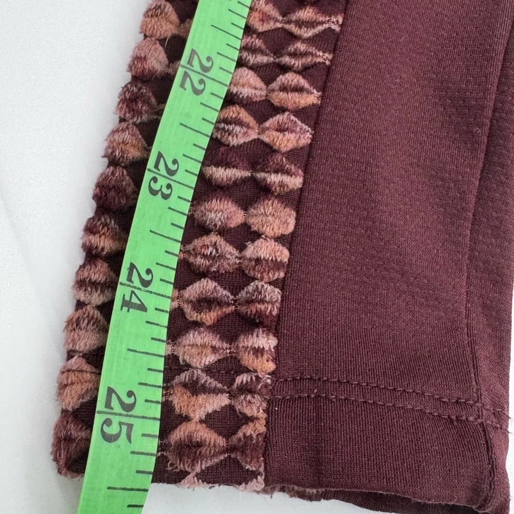 Nike‎ Pro Hyper Warm Women's Burgundy Textured Cowl Neck Pullover, Size Medium